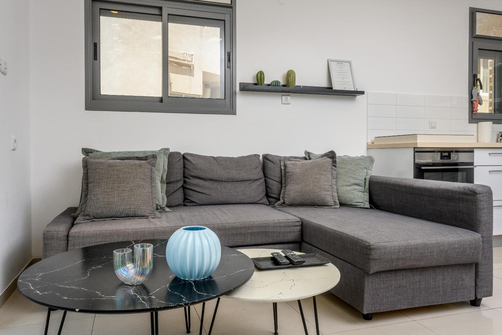 Very Nice 1 Bdr Apartment 2 Min From The Beach ! Тел Авив Екстериор снимка